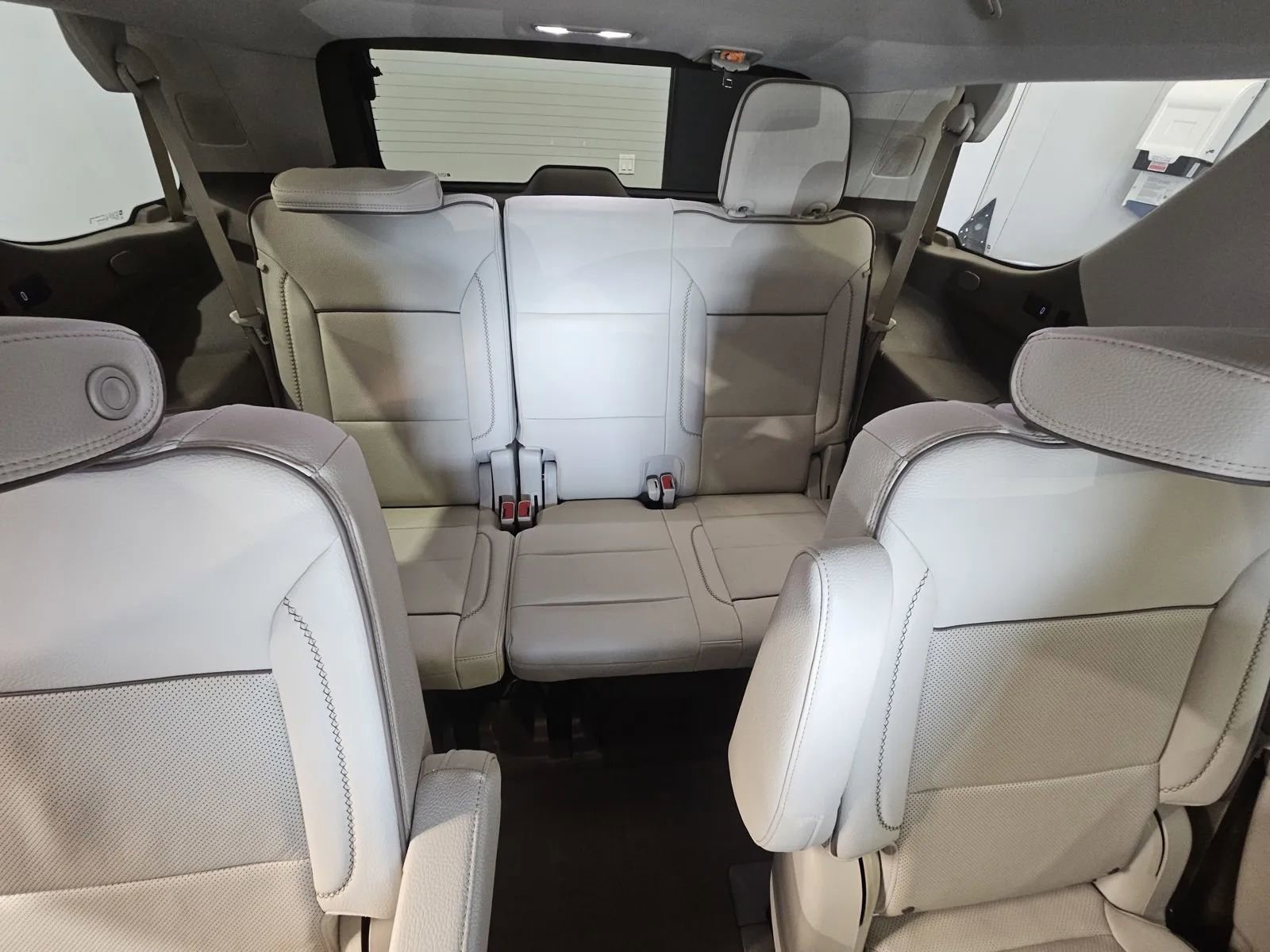 Used 2022 GMC Yukon Denali RWD image 9