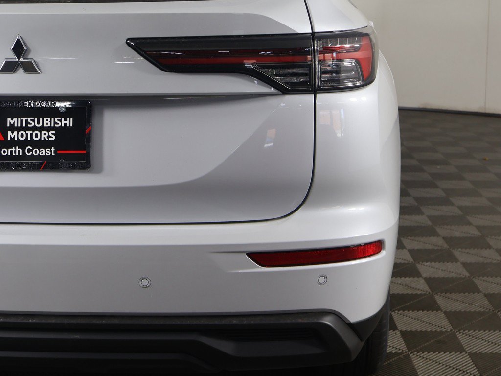 New 2026 Mitsubishi Outlander ES AWD/4WD image 16