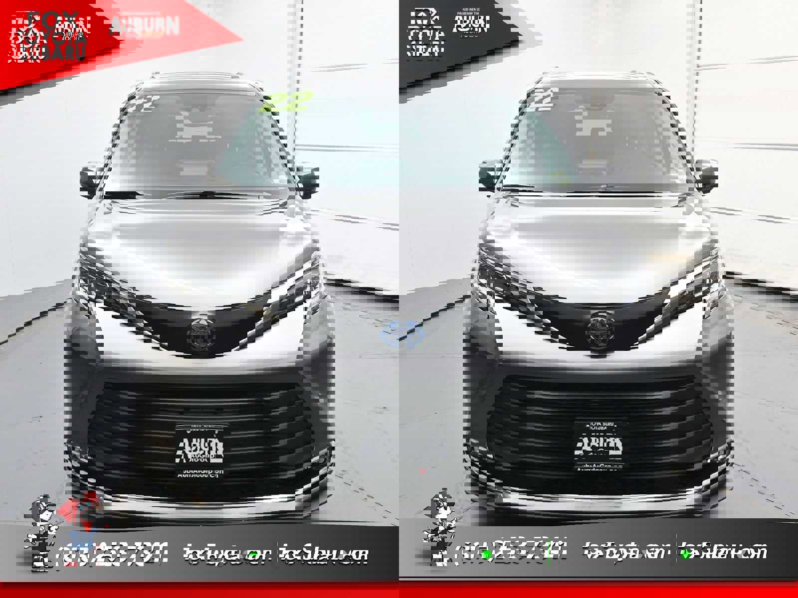 Used 2022 Toyota Sienna XLE w/ XLE Plus Package image 3