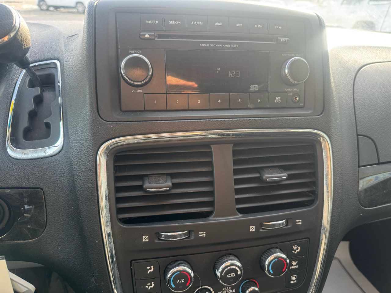 Used 2014 Dodge Grand Caravan SXT image 20