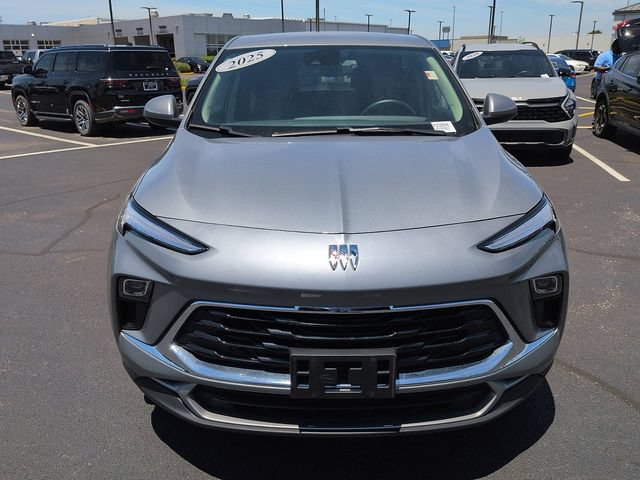 Used 2025 Buick Encore GX Preferred AWD/4WD image 2