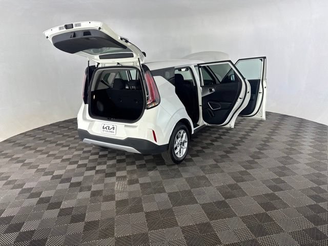 Certified 2025 Kia Soul LX FWD image 16
