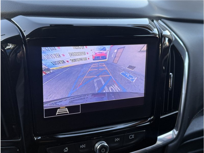 Used 2020 Chevrolet Traverse LT FWD image 49