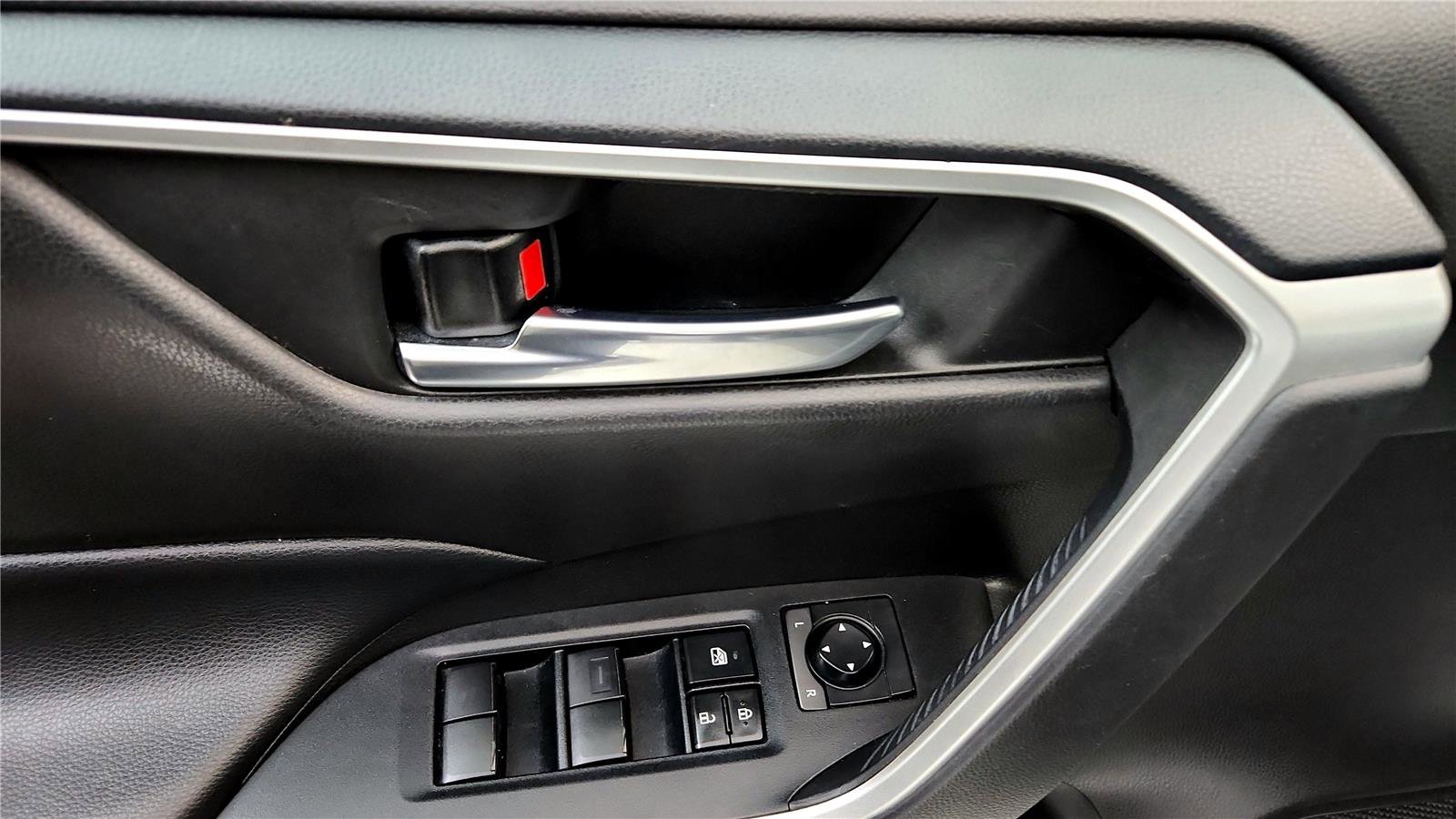 Certified 2021 Toyota RAV4 XLE w/ Convenience Package image 23