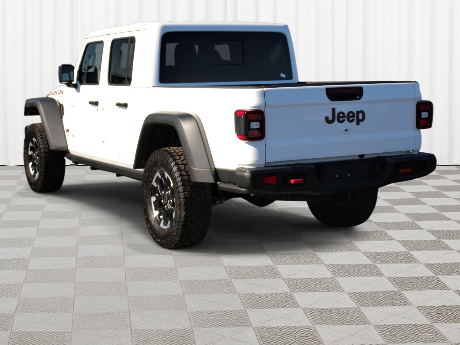 Used 2026 Jeep Gladiator Rubicon w/ Technology Group AWD/4WD image 35