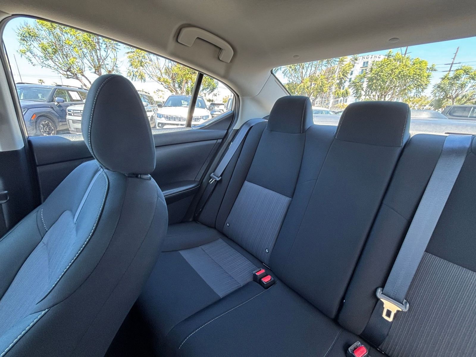 Used 2025 Nissan Sentra SV image 39
