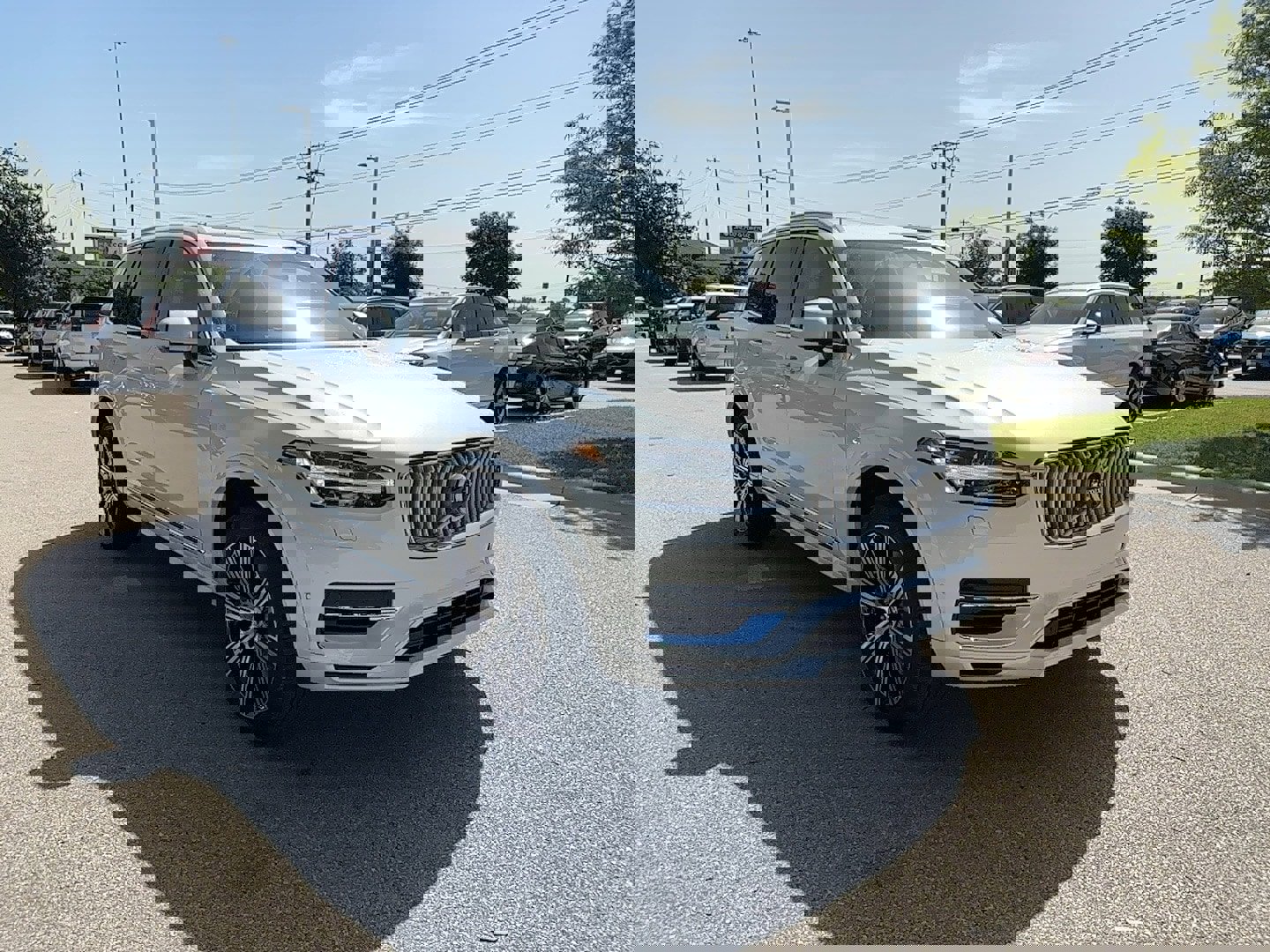 New 2025 Volvo XC90 T8 Plus w/ Protection Package Premier image 8