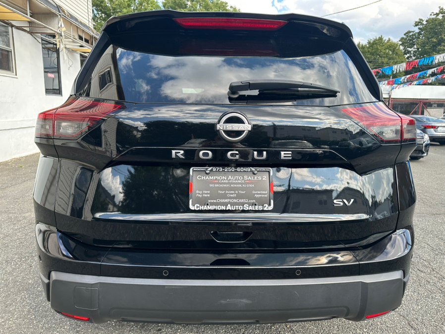 Used 2024 Nissan Rogue SV FWD image 6