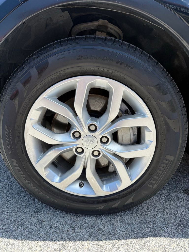 Used 2019 Land Rover Discovery SE AWD/4WD image 6