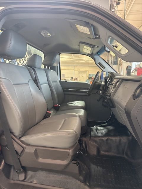 Used 2014 Ford F550 4x4 Regular Cab Super Duty image 10