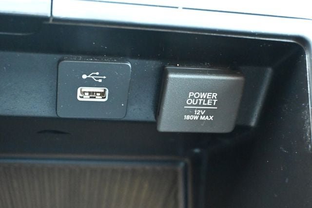 Used 2023 Acura MDX w/ Technology Package AWD/4WD image 31