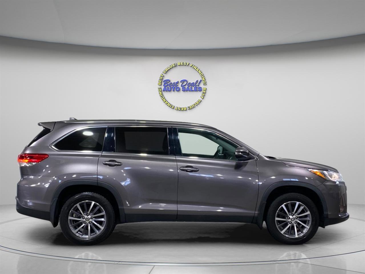 Used 2019 Toyota Highlander XLE AWD/4WD image 8
