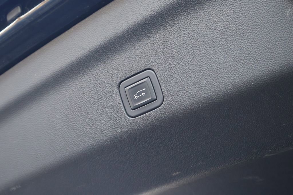 Certified 2023 Chevrolet Tahoe Z71 w/ Luxury Package image 54