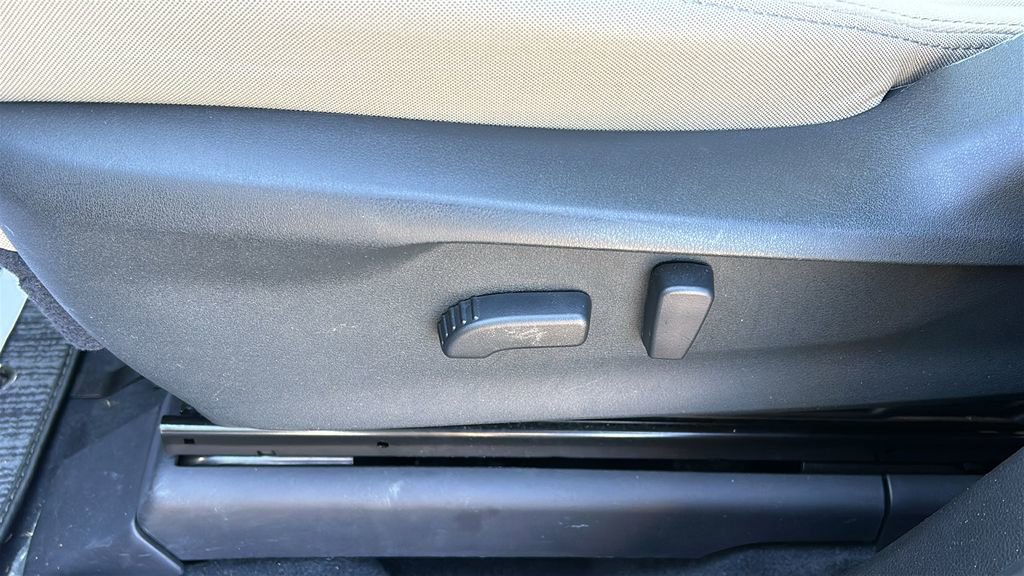 Used 2025 Subaru Ascent Premium image 11