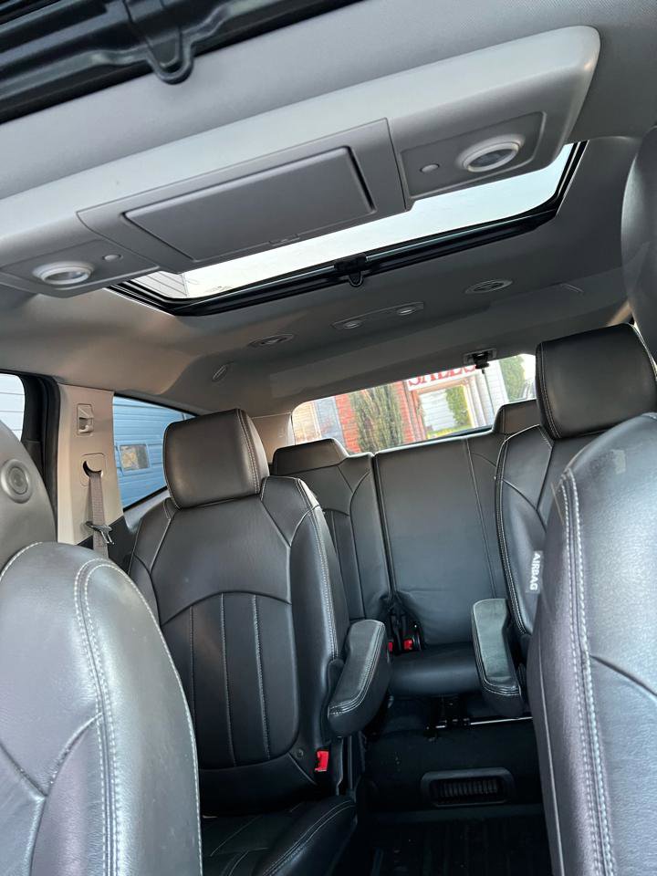 Used 2017 Chevrolet Traverse Premier FWD image 21