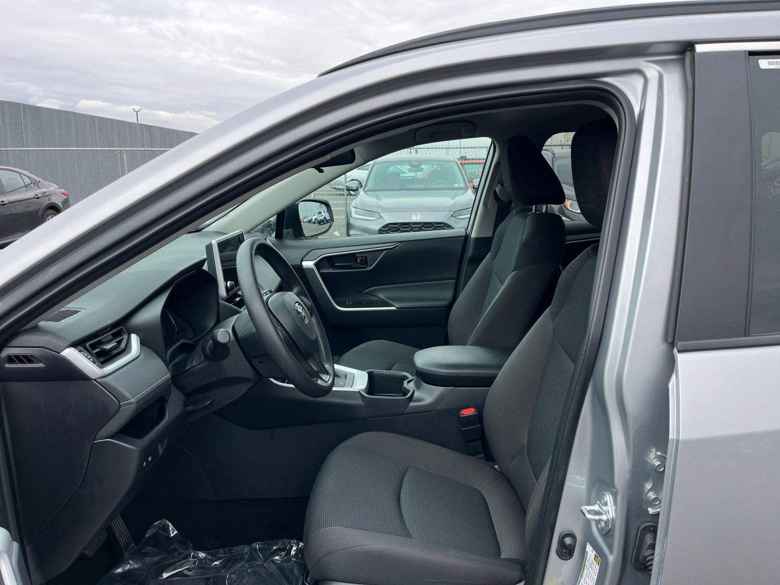 Used 2025 Toyota RAV4 LE image 25