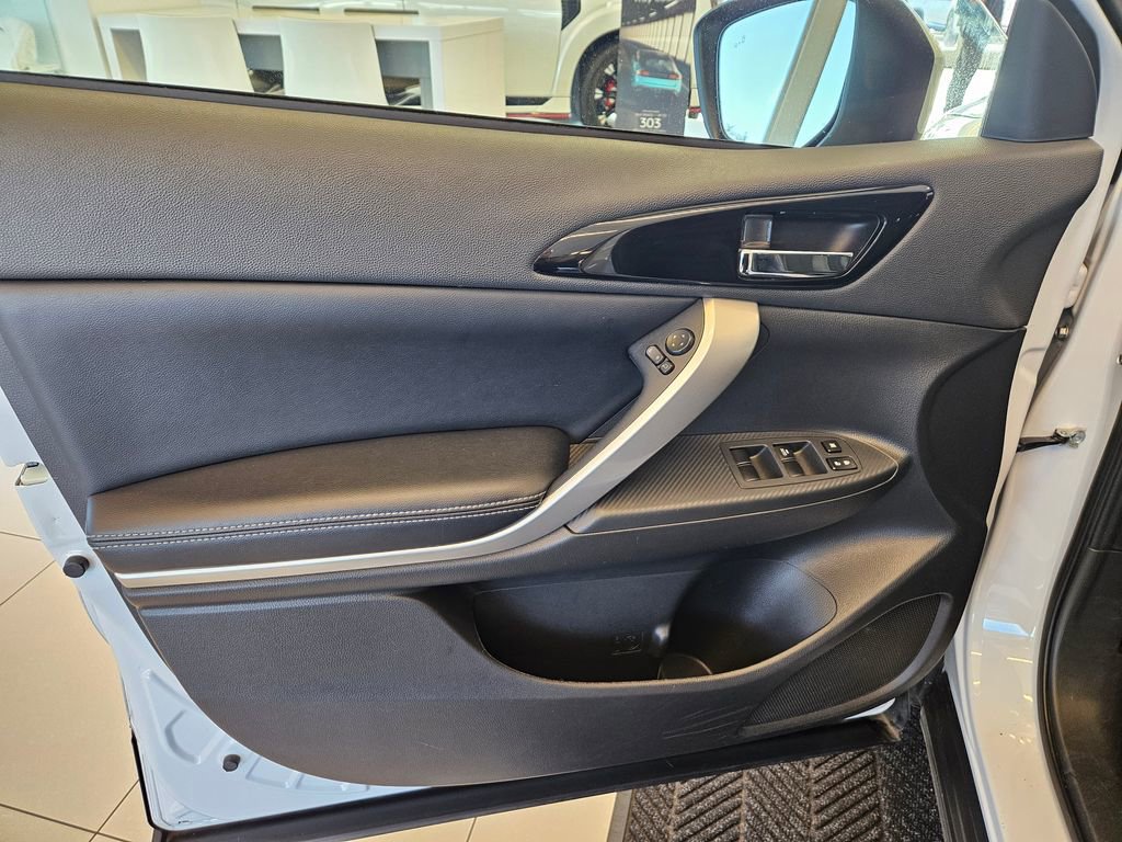 Used 2024 Mitsubishi Eclipse Cross SE image 13