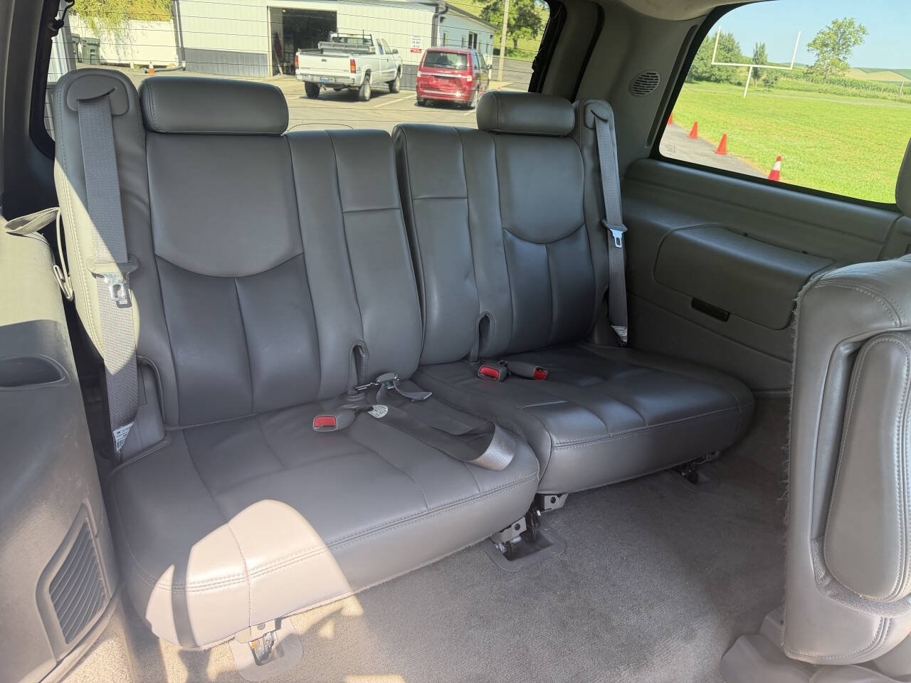 Used 2005 GMC Yukon Denali AWD/4WD image 15