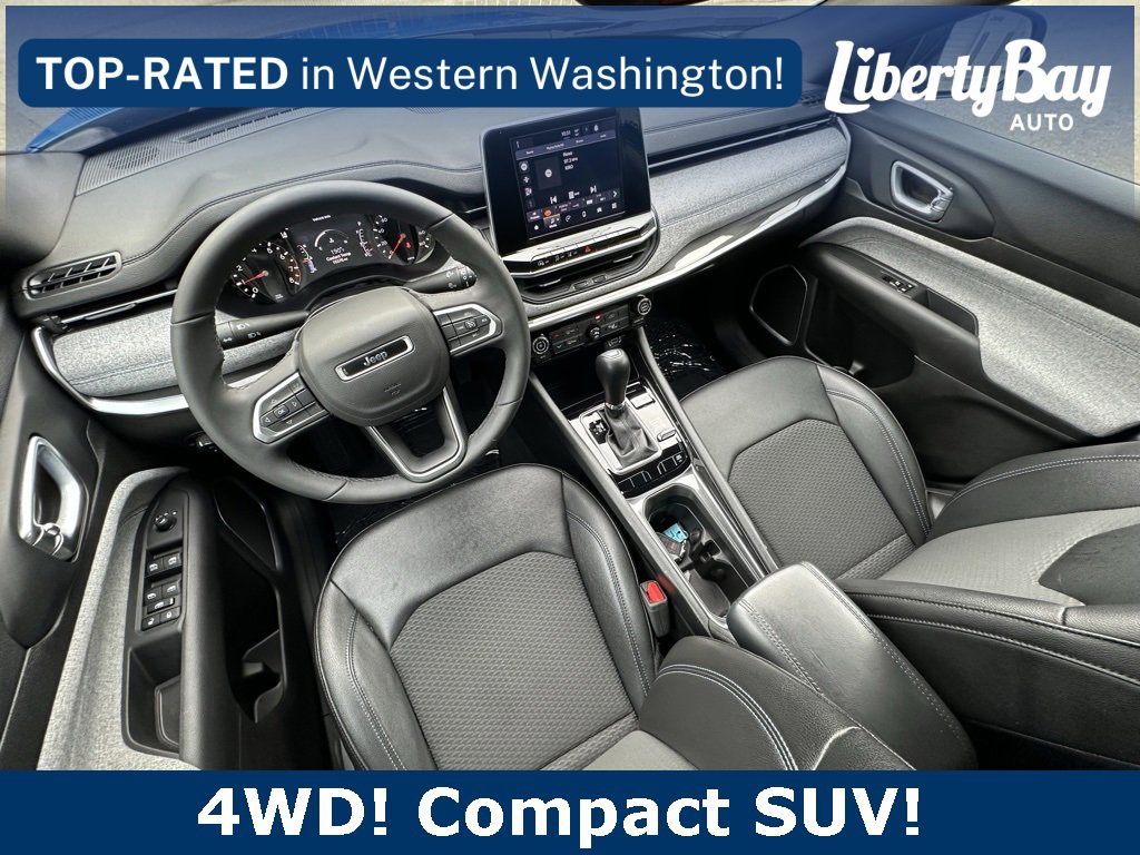 Used 2025 Jeep Compass Latitude image 11