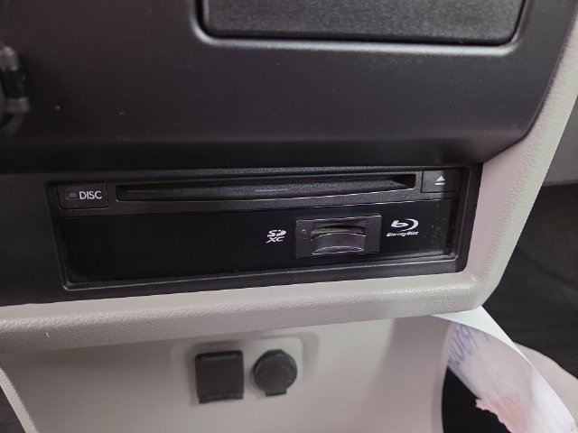 Used 2019 Toyota Sienna XLE Premium FWD image 27