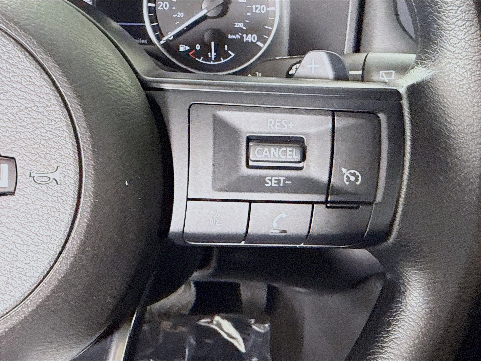 Used 2023 Nissan Rogue S image 15