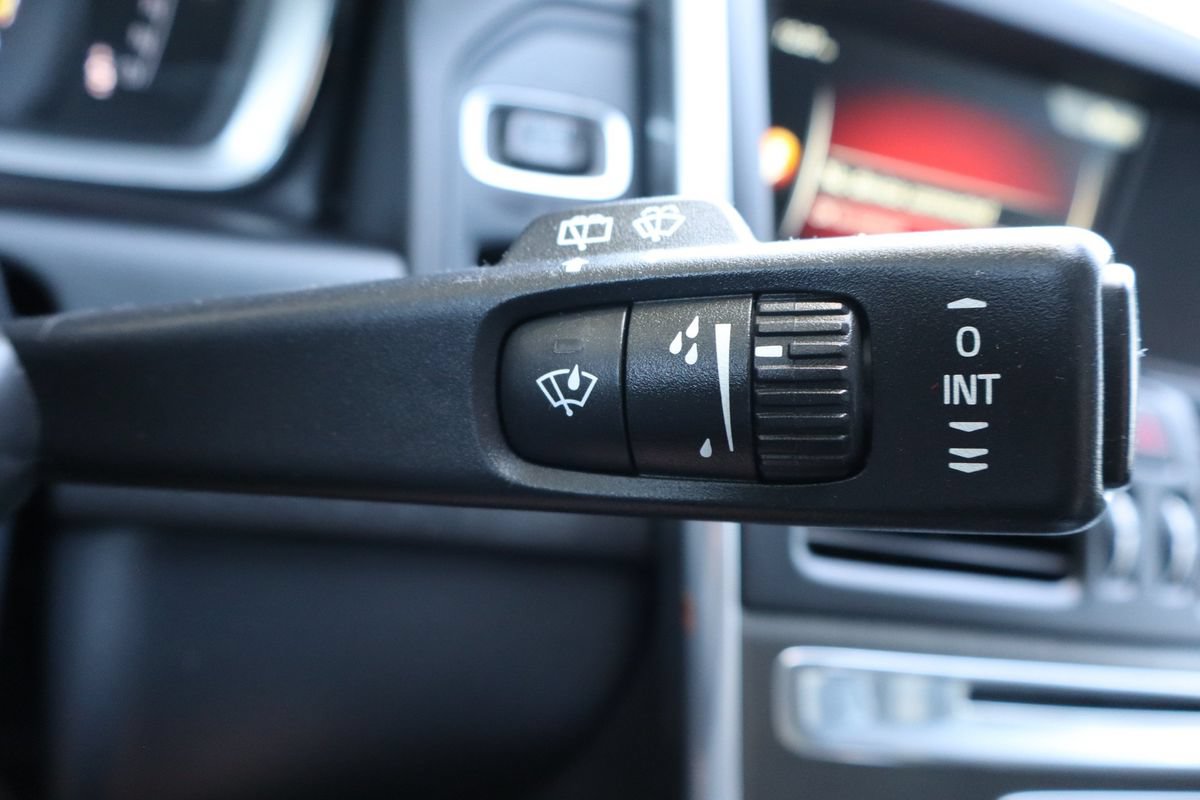 Used 2015 Volvo XC60 T5 AWD/4WD image 33