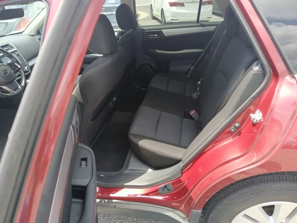 Used 2018 Subaru Outback 2.5i Premium image 19