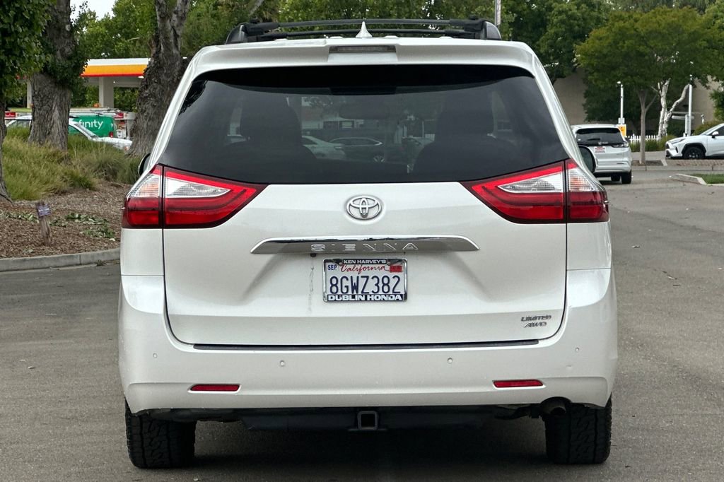 Used 2018 Toyota Sienna Limited AWD/4WD image 5