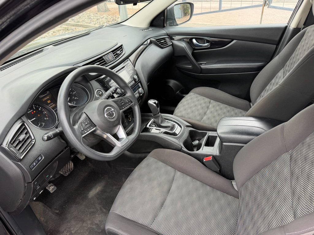 Used 2018 Nissan Rogue Sport SV image 15