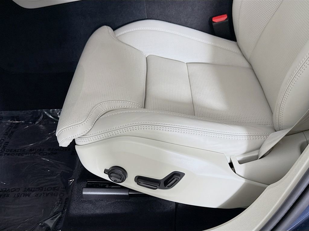 Certified 2026 Volvo XC60 B5 Ultra w/ Protection Package Premier image 20