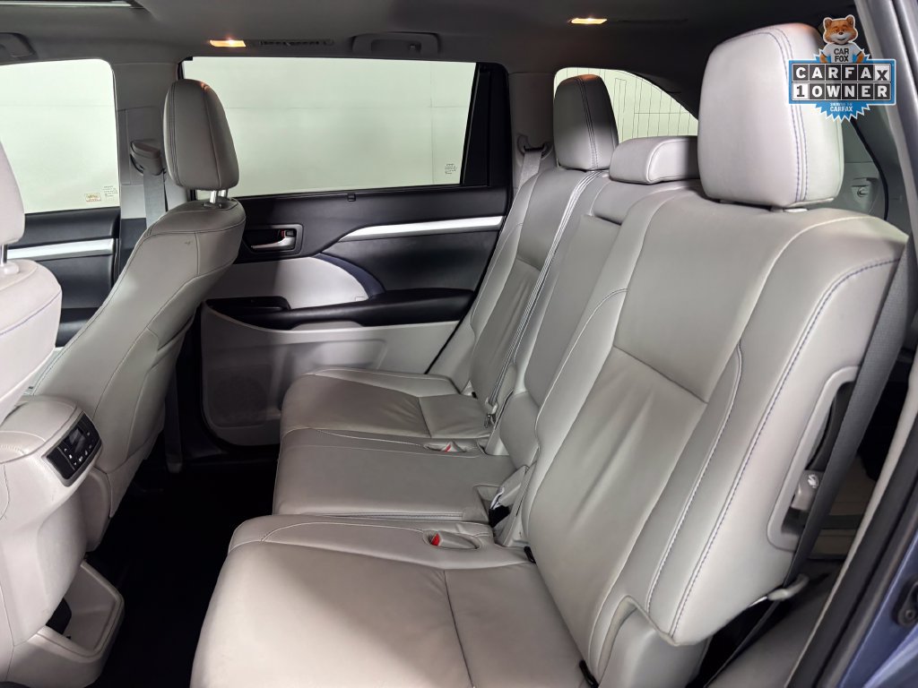 Used 2019 Toyota Highlander XLE AWD/4WD image 28