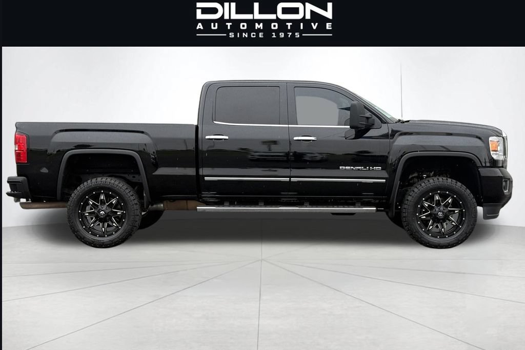 Used 2015 GMC Sierra 2500 Denali w/ Suspension Package, Off-Road AWD/4WD image 3