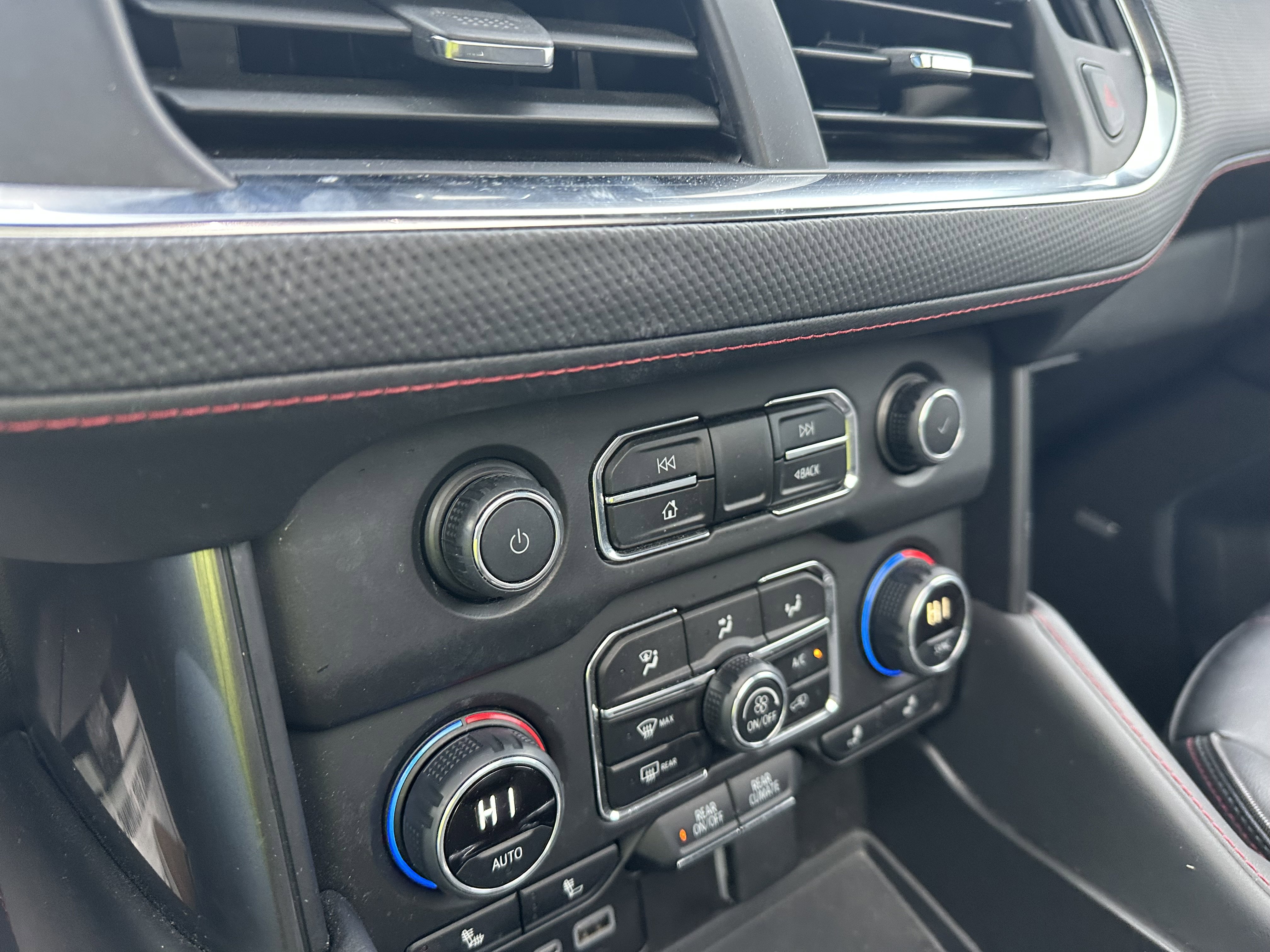 Certified 2024 Chevrolet Suburban RST w/ Luxury Package image 16