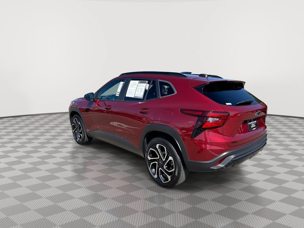 Used 2025 Chevrolet Trax RS w/ Driver Confidence Package FWD image 8