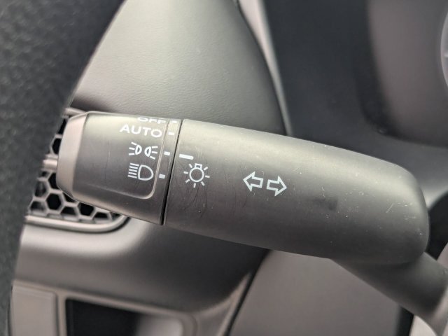 Certified 2025 Honda HR-V LX image 22