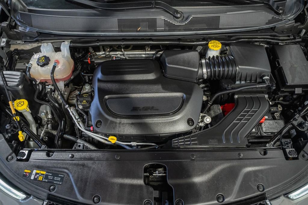 Used 2025 Chrysler Pacifica Select FWD image 22