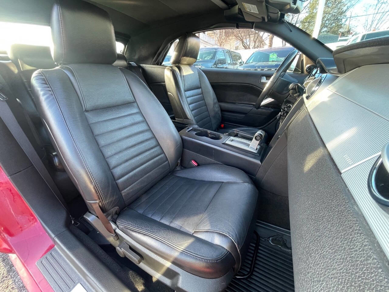 Used 2006 Ford Mustang GT RWD image 39