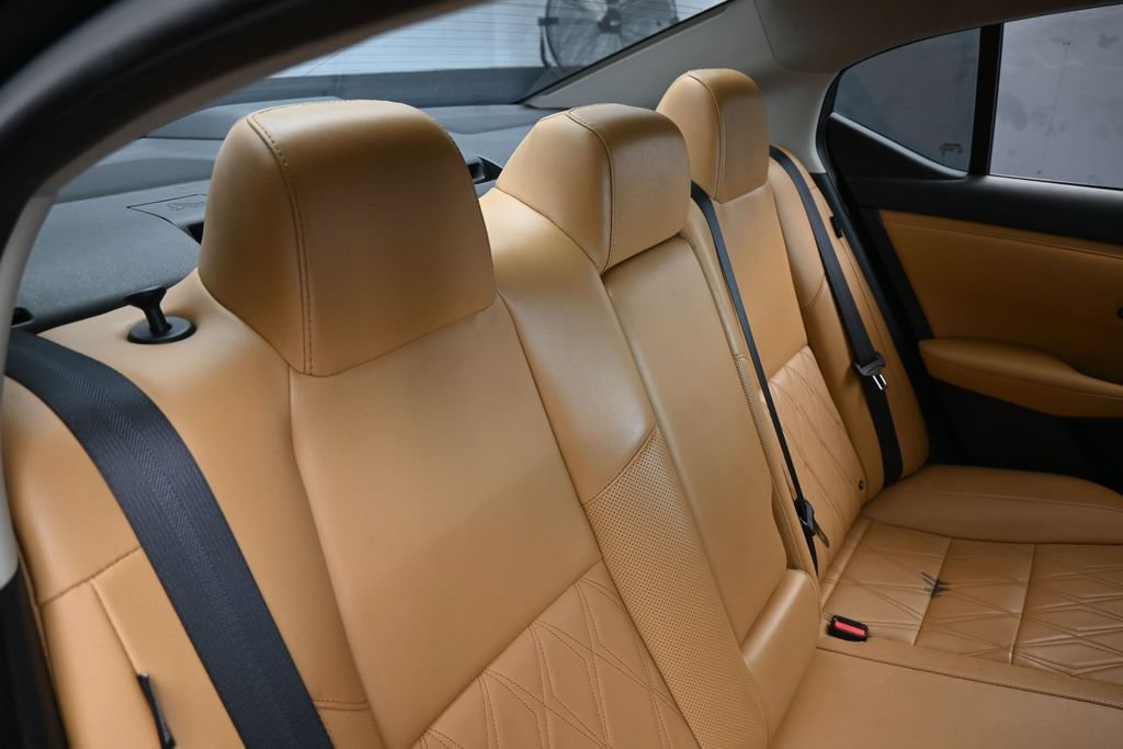 Used 2023 Nissan Sentra SV w/ SV Premium Package FWD image 36