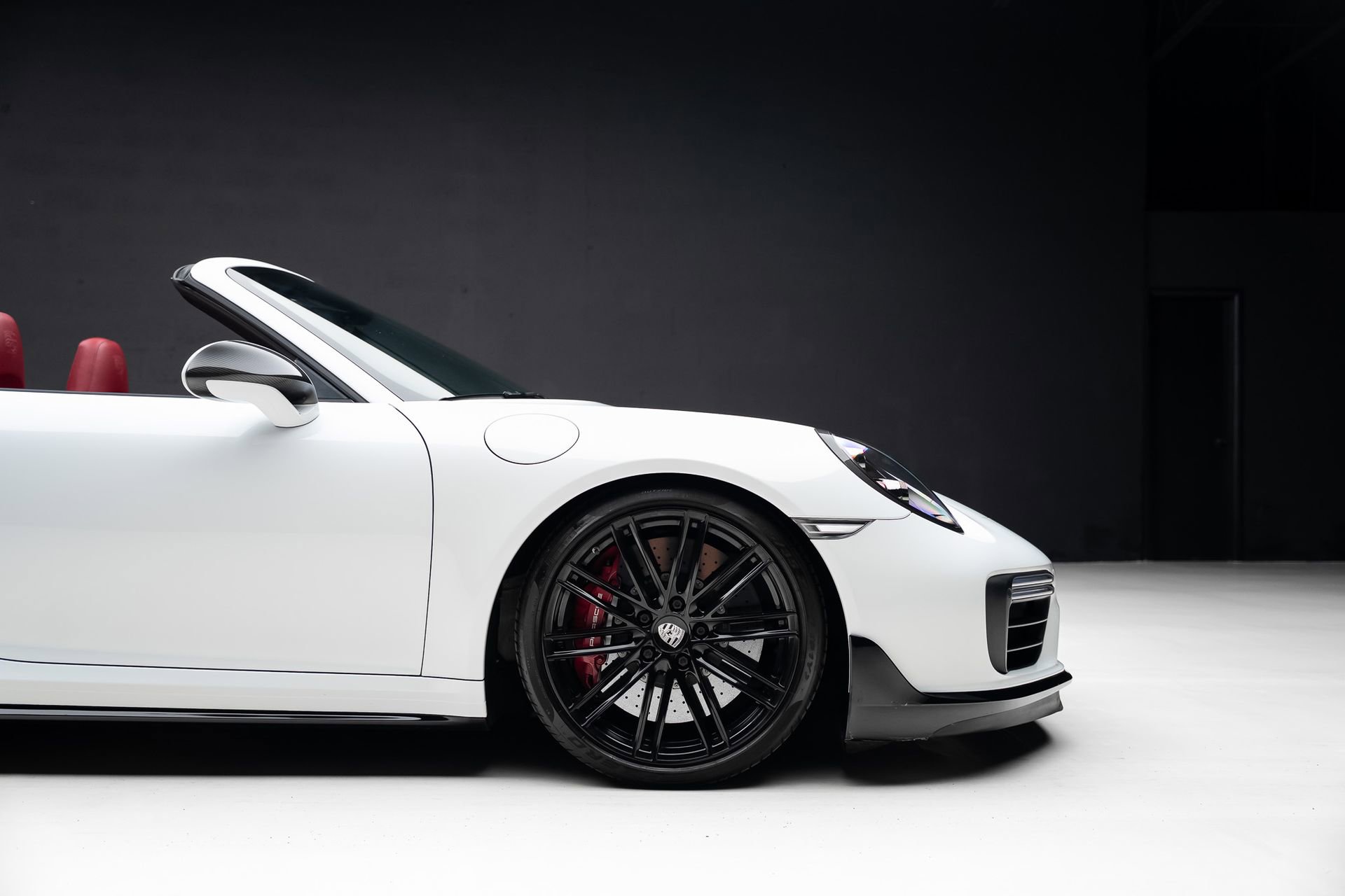 Used 2019 Porsche 911 Turbo image 41