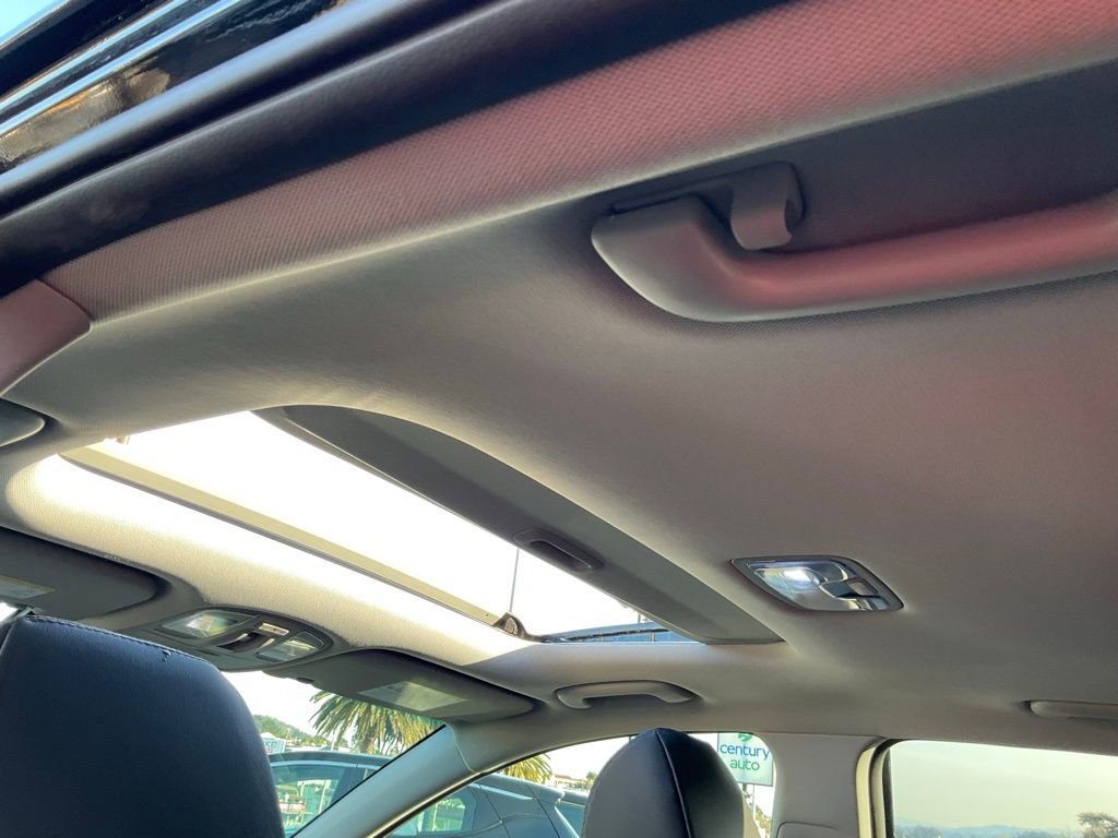 Used 2022 Hyundai Kona Limited w/ Cargo Package image 31