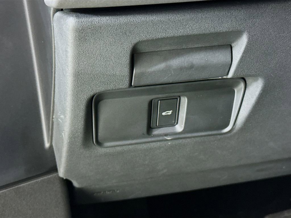 Used 2024 Land Rover Range Rover Evoque S image 10