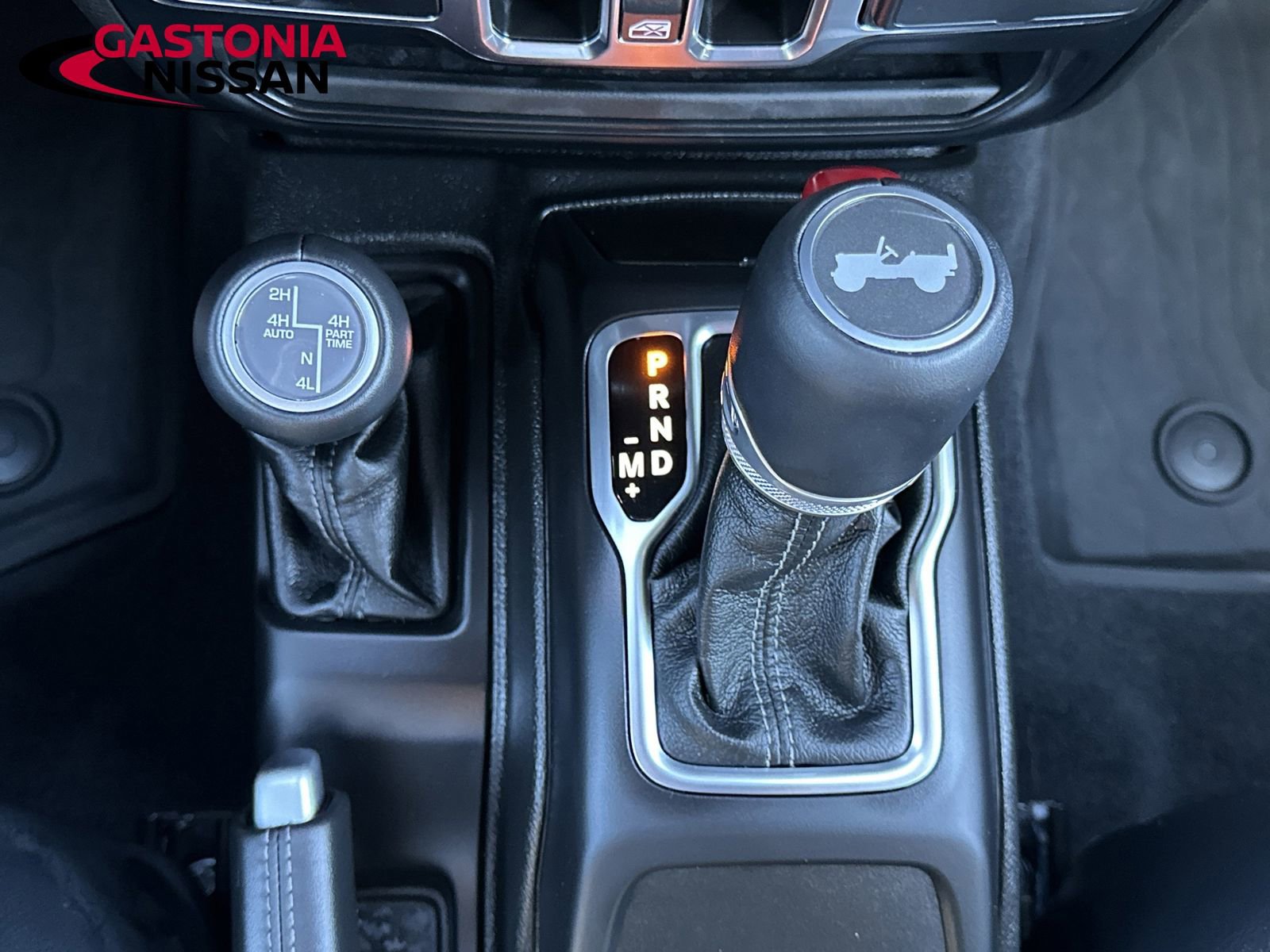 Used 2024 Jeep Wrangler Unlimited Sahara w/ Technology Group image 10