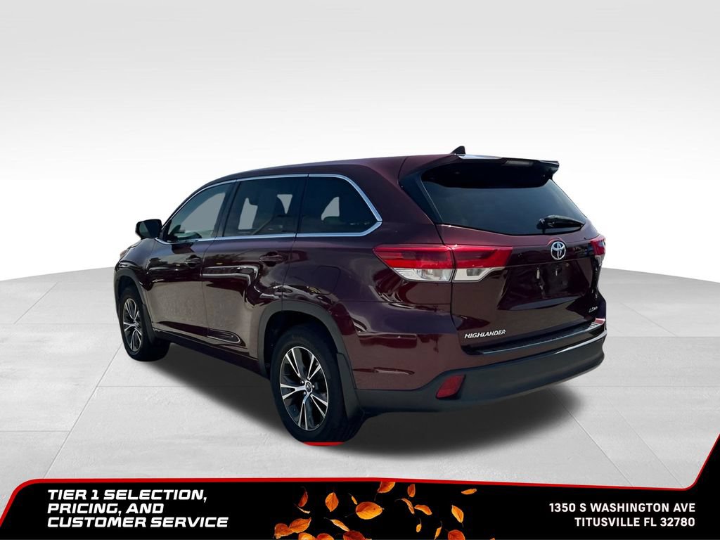 Used 2018 Toyota Highlander Plus w/ Carpet Mat Package (TMS) AWD/4WD image 4