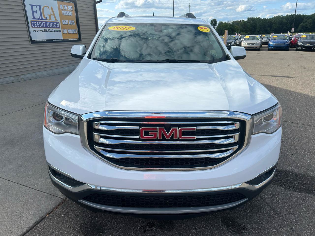 Used 2017 GMC Acadia SLT FWD image 2