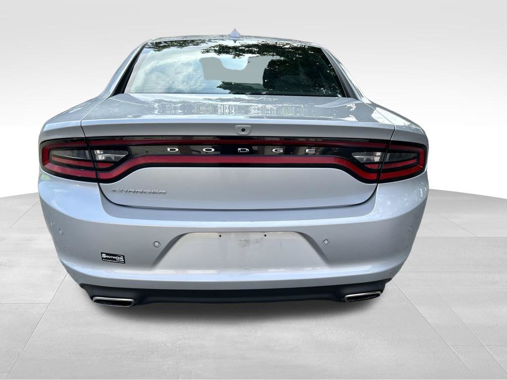Used 2023 Dodge Charger SXT RWD image 4
