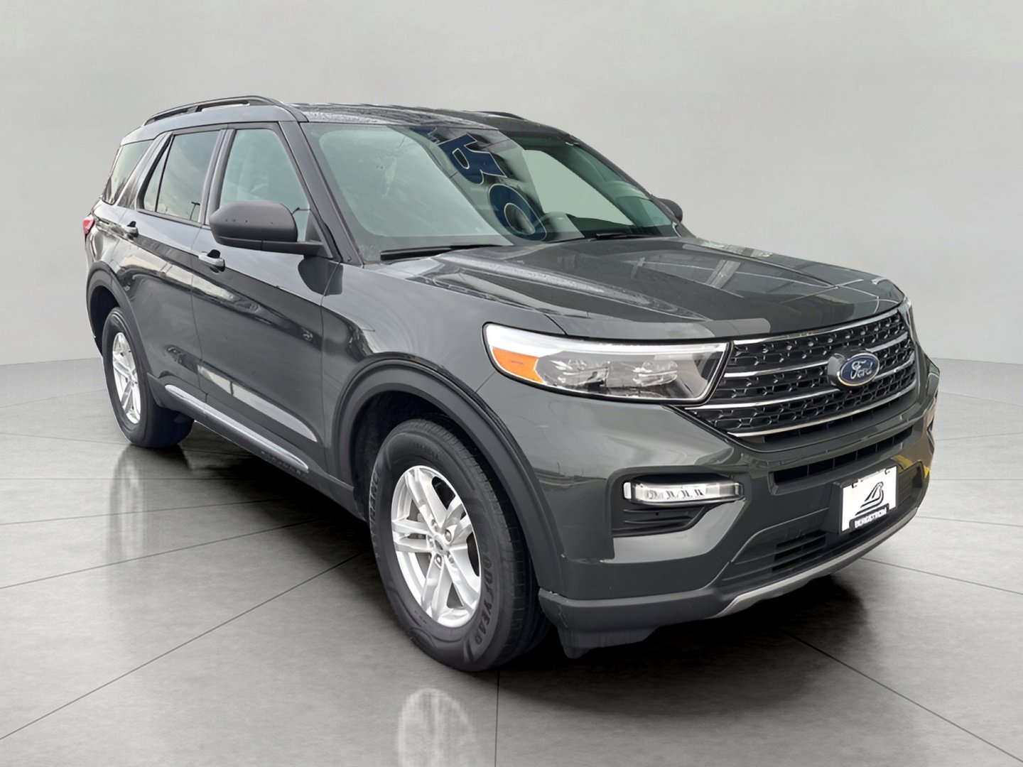 Used 2023 Ford Explorer XLT w/ Equipment Group 202A image 5