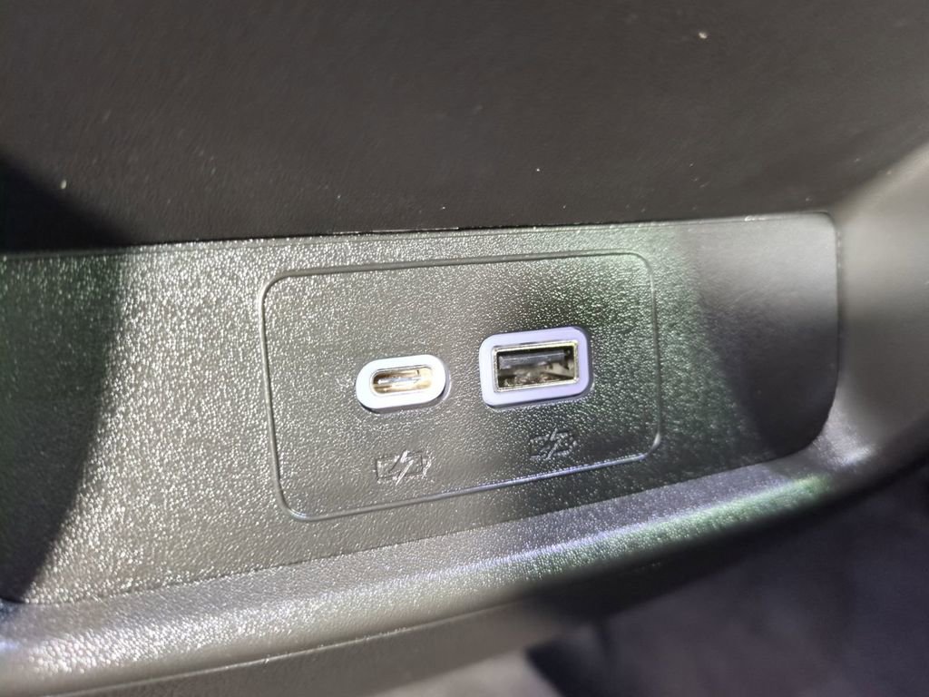 Used 2024 Cadillac XT4 Premium Luxury w/ Technology Package image 17