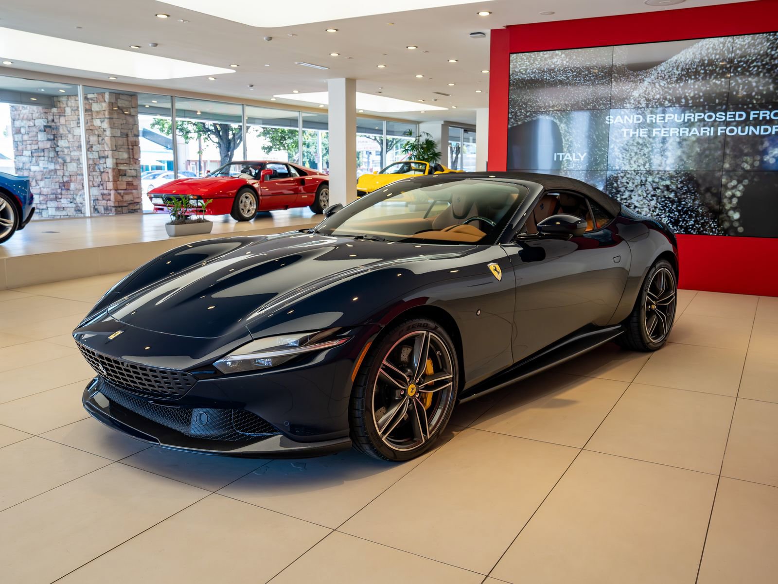 Used 2025 Ferrari Roma Spider RWD image 33