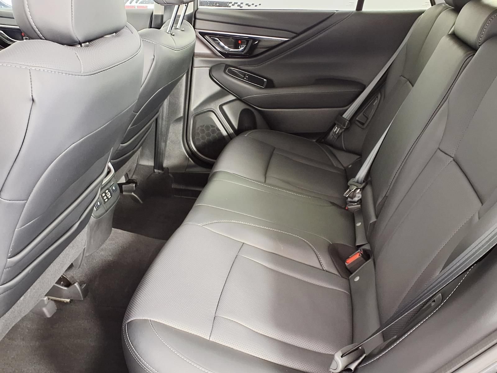 Certified 2025 Subaru Outback Limited AWD/4WD image 9