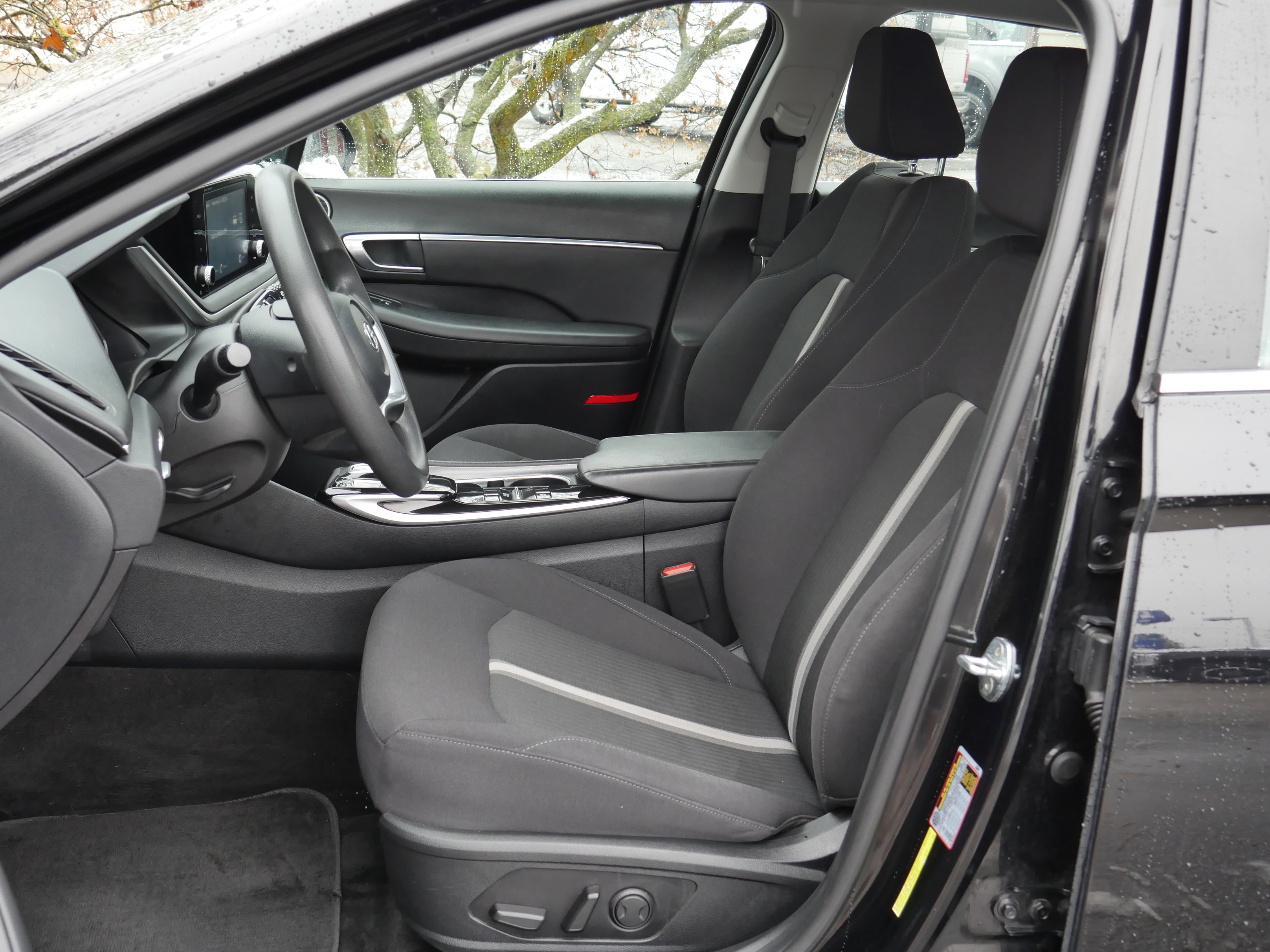 Used 2022 Hyundai Sonata SEL w/ Cargo Package image 3